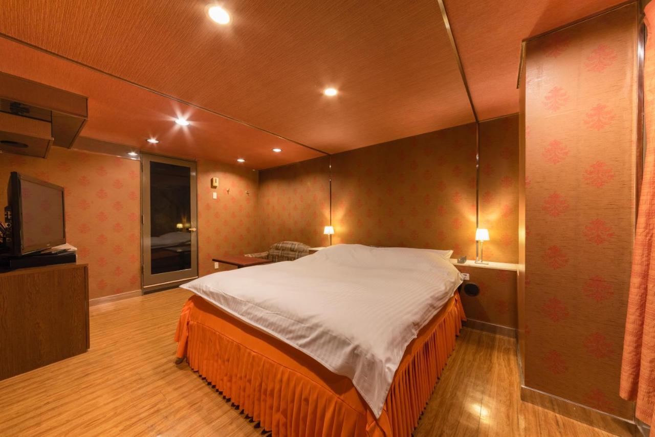 Hotel Chapel Story Sakaihigashi (Adults Only) Сакаи Экстерьер фото