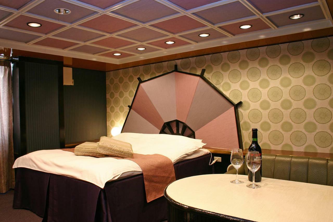 Hotel Chapel Story Sakaihigashi (Adults Only) Сакаи Экстерьер фото