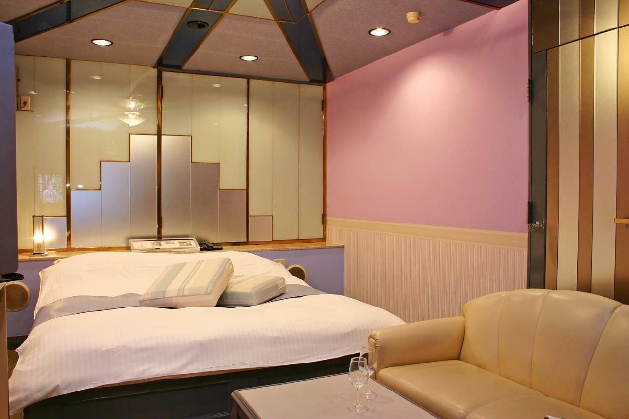 Hotel Chapel Story Sakaihigashi (Adults Only) Сакаи Экстерьер фото