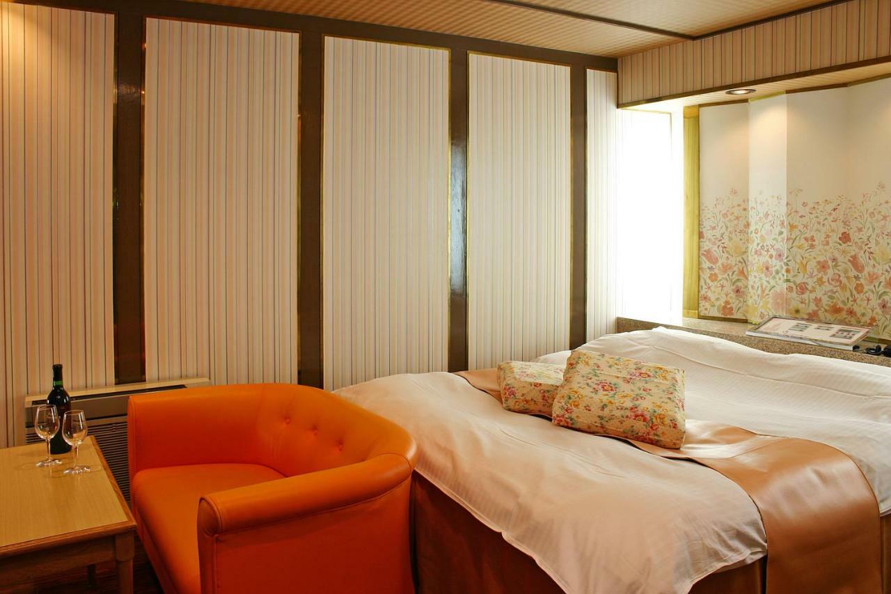 Hotel Chapel Story Sakaihigashi (Adults Only) Сакаи Экстерьер фото